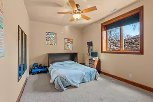 1055 Zacher Dr, Oshkosh, WI 54901 - Photo 27