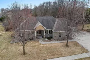 1055 Zacher Dr, Oshkosh, WI 54901 - Photo 1