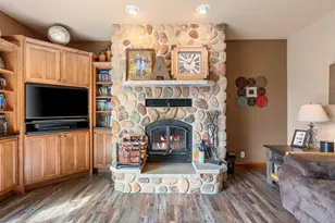 1055 Zacher Dr, Oshkosh, WI 54901 - Photo 13