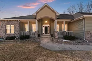 1055 Zacher Dr, Oshkosh, WI 54901 - Photo 29