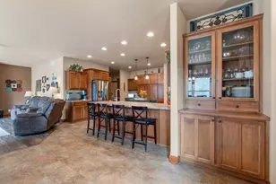 1055 Zacher Dr, Oshkosh, WI 54901 - Photo 11