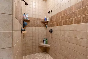 1055 Zacher Dr, Oshkosh, WI 54901 - Photo 17