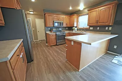 508 Highland Meadow Trail, Pulaski, WI 54162 - Photo 7