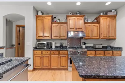 4231 Westview Lane, Oshkosh, WI 54904 - Photo 11