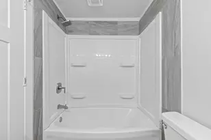 2130 Elm View Dr, Ashwaubenon, WI 54304 - Photo 17