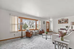 1859 Northpoint St, Oshkosh, WI 54901 - Photo 3