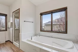 N9005 Blackoak St, Menasha, WI 54952 - Photo 23