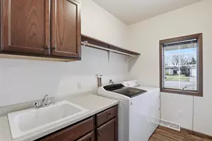 N9005 Blackoak St, Menasha, WI 54952 - Photo 19