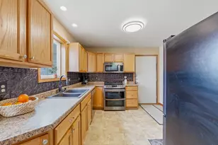204 N Park Ave, Fond du Lac, WI 54935 - Photo 9