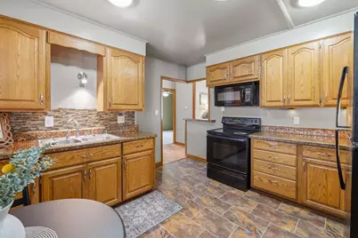 149 W 23rd Avenue, Oshkosh, WI 54902 - Photo 5