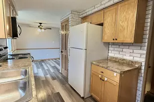 1706 Winchester Ave, Oshkosh, WI 54901 - Photo 5