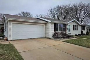 1706 Winchester Ave, Oshkosh, WI 54901 - Photo 1