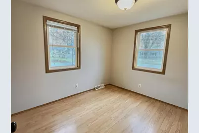 1706 Winchester Avenue, Oshkosh, WI 54901 - Photo 11
