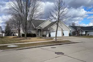 4226 E Appleseed Dr, Appleton, WI 54913 - Photo 3