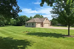 1844 Imperial Rd, Oshkosh, WI 54904 - Photo 7
