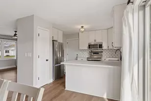 3011 S Pleasant Dr, Holmen, WI 54636 - Photo 9