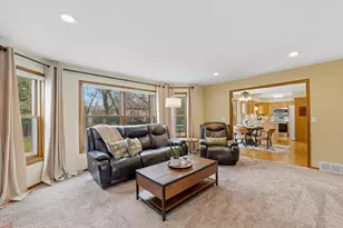 1838 Westbreeze Dr, Oshkosh, WI 54904 - Photo 9