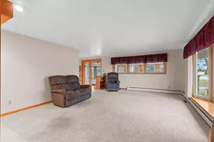 914 S Main St, Mishicot, WI 54228 - Photo 5