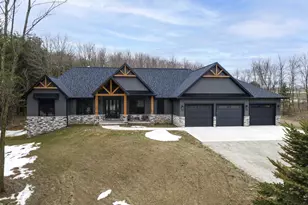 3907 Trappers Bend Ct, Green Bay, WI 54313 - Photo 1