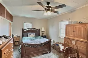 1143 Van Buren Ave, Oshkosh, WI 54902 - Photo 7