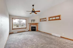 3825 Shore Crest Ln, Green Bay, WI 54311 - Photo 11