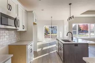 1009 Lotus Trail, Menasha, WI 54952 - Photo 5