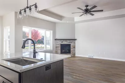 1009 Lotus Trail, Menasha, WI 54952 - Photo 7