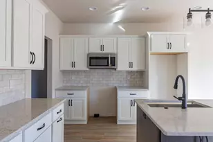 1009 Lotus Trail, Menasha, WI 54952 - Photo 3