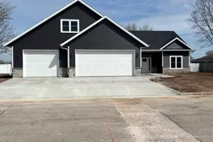 224 N 9th St, Hilbert, WI 54129 - Photo 29