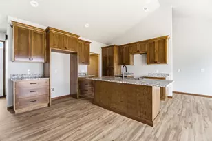 224 N 9th St, Hilbert, WI 54129 - Photo 5