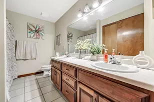 715 Edge Point Ct, De Pere, WI 54115 - Photo 17