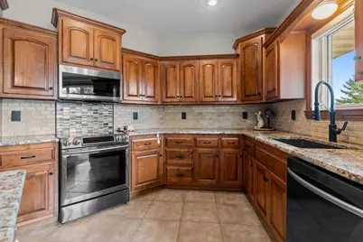 2304 Haysacher Court, Kaukauna, WI 54130 - Photo 3