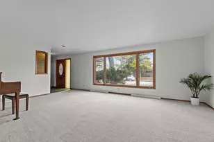 1913 Outagamie St, Appleton, WI 54914 - Photo 9
