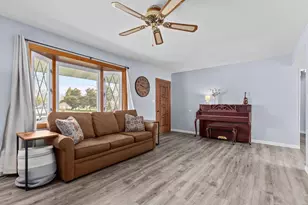 980 W Cecil St, Neenah, WI 54956 - Photo 9