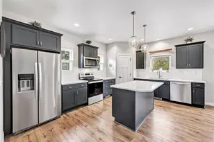 509 N Erie St, De Pere, WI 54115 - Photo 7