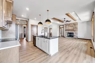 675 Sunset, Green Bay, WI 54313 - Photo 7