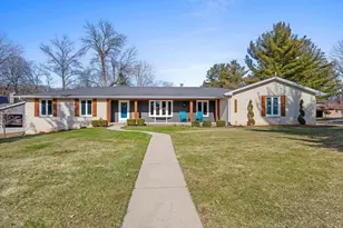 2031 Parkwood Ct, Green Bay, WI 54304 - Photo 1