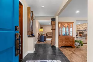 2031 Parkwood Ct, Green Bay, WI 54304 - Photo 5