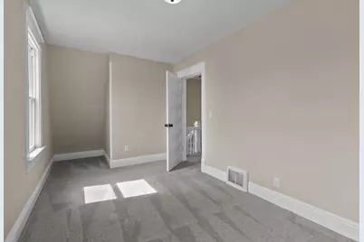 22 E Melvin Avenue, Oshkosh, WI 54901 - Photo 17