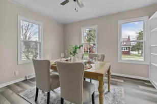 22 E Melvin Ave, Oshkosh, WI 54901 - Photo 9