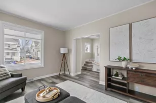 22 E Melvin Ave, Oshkosh, WI 54901 - Photo 7