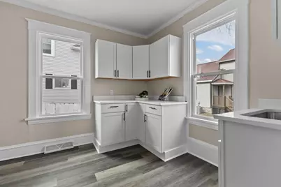 22 E Melvin Avenue, Oshkosh, WI 54901 - Photo 11