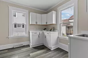 22 E Melvin Ave, Oshkosh, WI 54901 - Photo 11