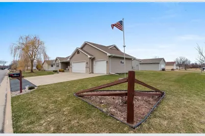 2008 Natures Way, Menasha, WI 54952 - Photo 25