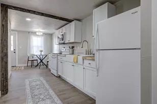 1806 Ashland St, Oshkosh, WI 54901 - Photo 9