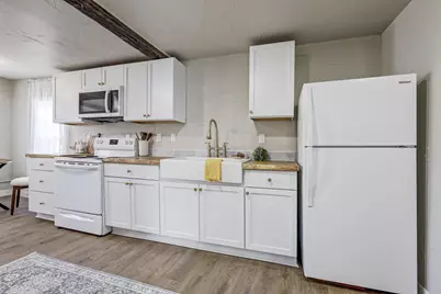 1806 Ashland Street, Oshkosh, WI 54901 - Photo 7