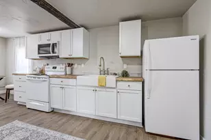 1806 Ashland St, Oshkosh, WI 54901 - Photo 7