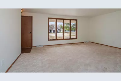 3026 Evergreen Avenue, Green Bay, WI 54313 - Photo 9