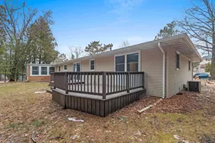 1023 Laverne Dr, Green Bay, WI 54311 - Photo 9