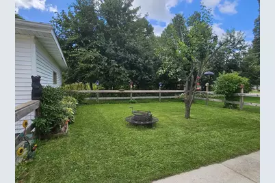 145 Blaine Street, Iola, WI 54945 - Photo 3